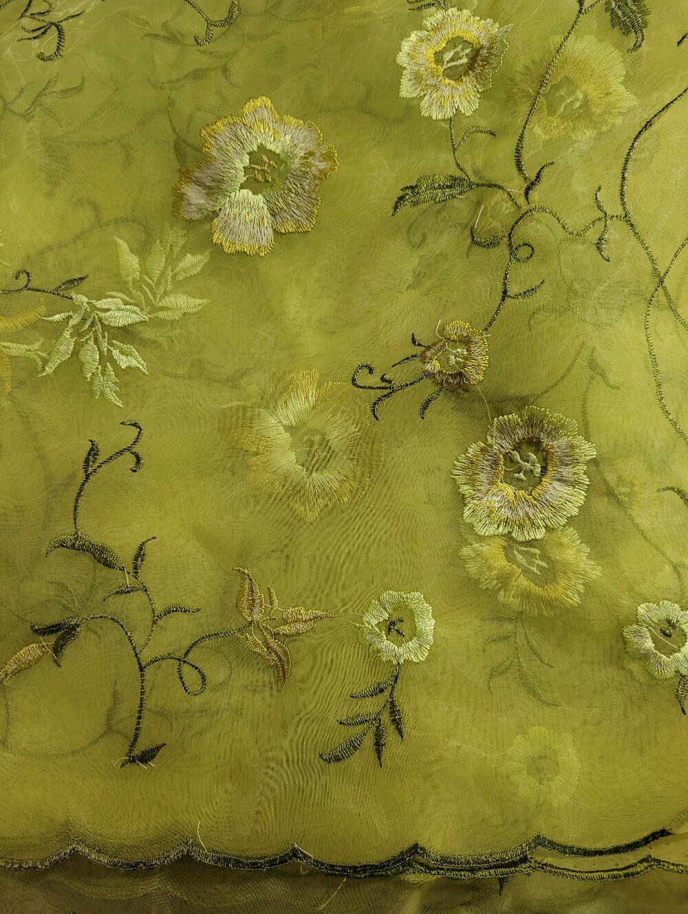 Sheer Floral Embroidered Scalloped Edge Fabric 50" X 5 Yards (1229)